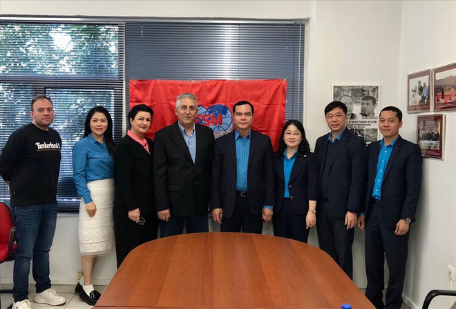 Trade union delegation pays working trip to Greece ảnh 1