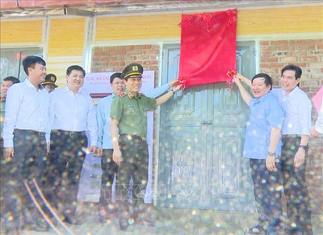 SMS campaign launched to support people in border areas ảnh 1