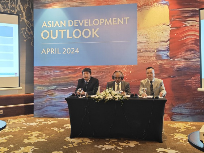 Vietnam’s economy grows steadily despite global uncertainty: ADB ảnh 1