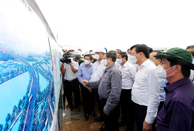 PM inspects My Thuan-Can Tho expressway, My Thuan 2 bridge construction ảnh 1