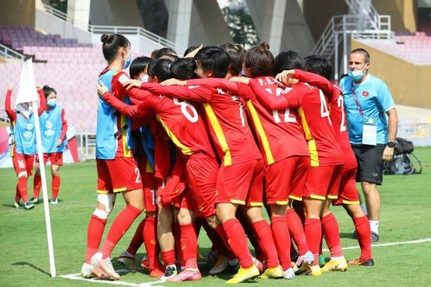 Beating Chinese Taipei 2-1, Vietnamese women advance to 2023 World Cup ảnh 1