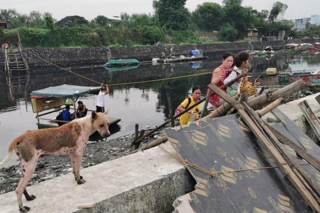 Thousands of Filipinos flee homes as typhoon Kalmaegi comes ảnh 1