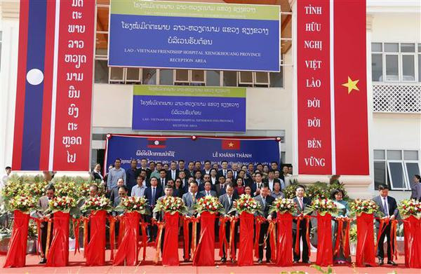 Laos-Vietnam Friendship Hospital launched in Xiangkhouang ảnh 1