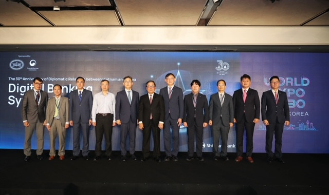 Symposium seeks to foster Vietnam-RoK cooperation in digital banking ảnh 1