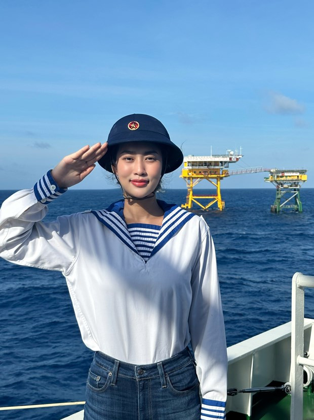 Sacred and proud Truong Sa in the heart of two Ms. Vietnam ảnh 1 Sacred and proud Truong Sa in the heart of two Ms. Vietnam ảnh 1