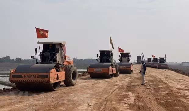 Transport ministry sets to speed up infrastructure investment ảnh 2