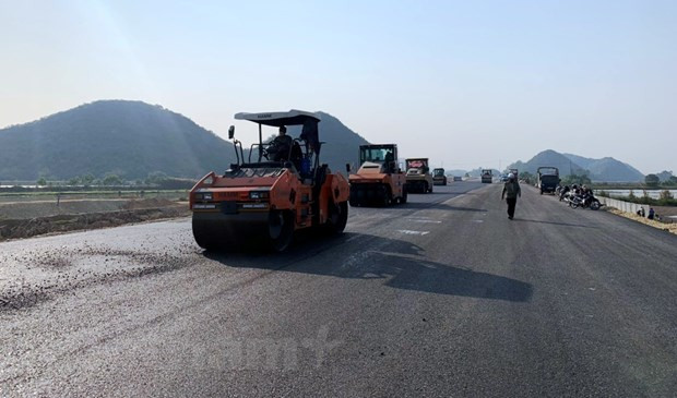 Transport ministry sets to speed up infrastructure investment ảnh 3