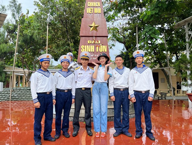 Sacred and proud Truong Sa in the heart of two Ms. Vietnam ảnh 3 Sacred and proud Truong Sa in the heart of two Ms. Vietnam ảnh 3