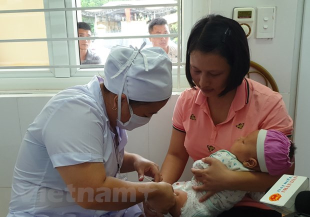 Minister: There's a solution to ensure vaccine supply ảnh 4