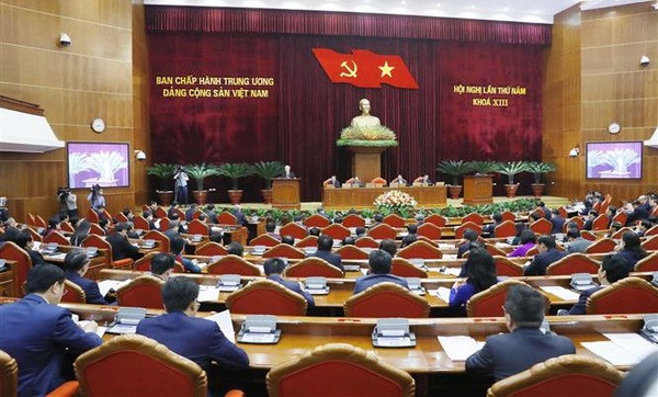 Party Central Committee discusses summary of land-related policy reform resolution ảnh 1