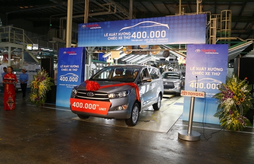 Toyota Vietnam produces 400,000th car ảnh 1