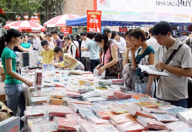 Book festival opens in Hanoi ảnh 1