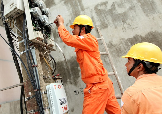 EVN told to handle loss-making projects ảnh 1