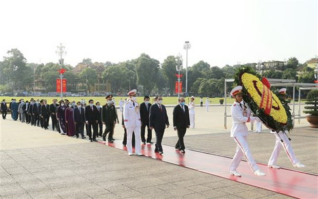 Leaders commemorate President Ho Chi Minh on National Day ảnh 1