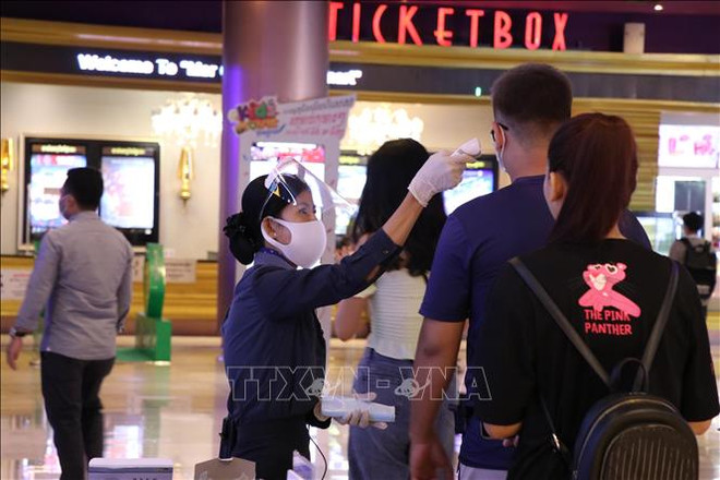 Cambodia reduces charge on COVID-19 tests for arriving foreigners ảnh 1