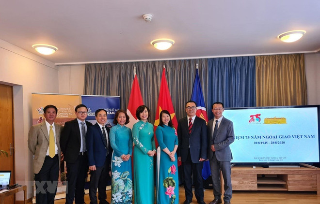 Activities mark Vietnam's National Day in Europe ảnh 1 Activities mark Vietnam's National Day in Europe ảnh 1