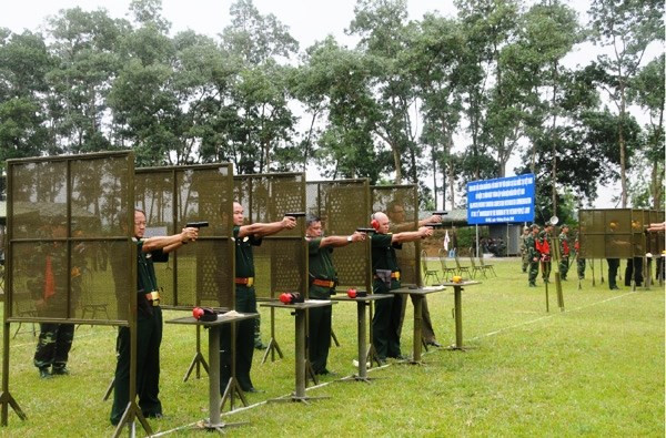 Foreign military attachés attend shooting event in Vietnam ảnh 1 Foreign military attachés attend shooting event in Vietnam ảnh 1