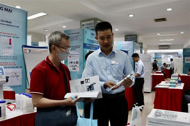 Techmart on medical equipment kicks off in HCM City ảnh 2