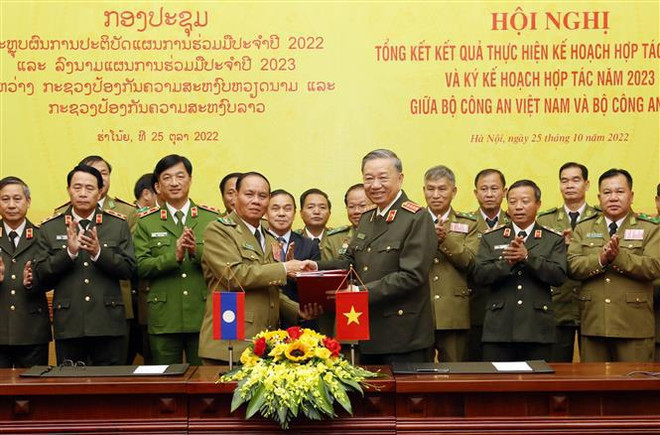 Vietnamese, Lao public security ministries tighten cooperation ảnh 1 Vietnamese, Lao public security ministries tighten cooperation ảnh 1