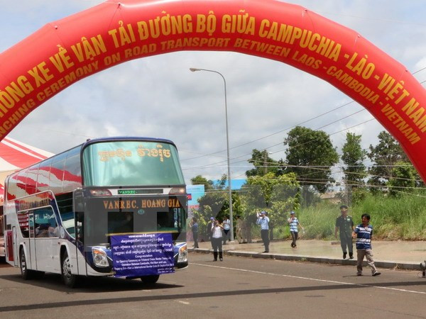 Vietnam, Laos, Cambodia facilitate cross-border road transport ảnh 1