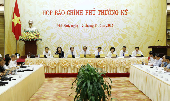 Pressing issues heat up Government’s press conference ảnh 1