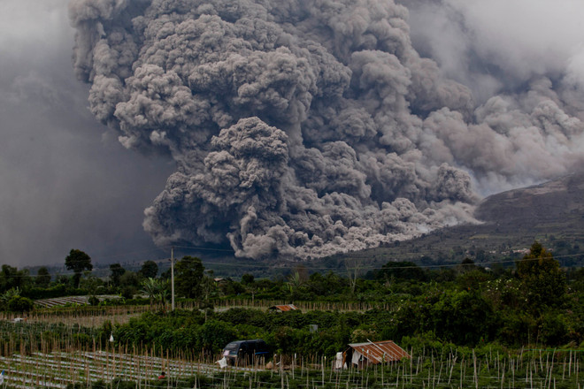 Indonesia: Volcanic eruptions hinder air travel ảnh 1