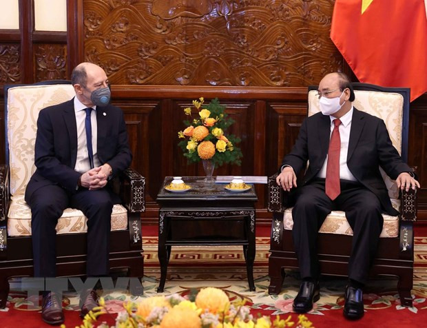 President welcomes new ambassadors of Uruguay, Finland, Austria ảnh 1
