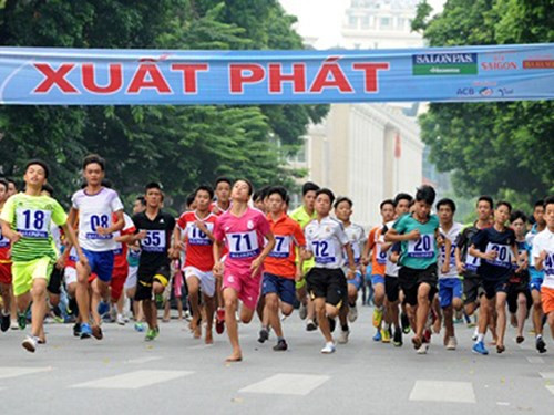 Newspaper holds traditional Run for Peace ảnh 1 Newspaper holds traditional Run for Peace ảnh 1