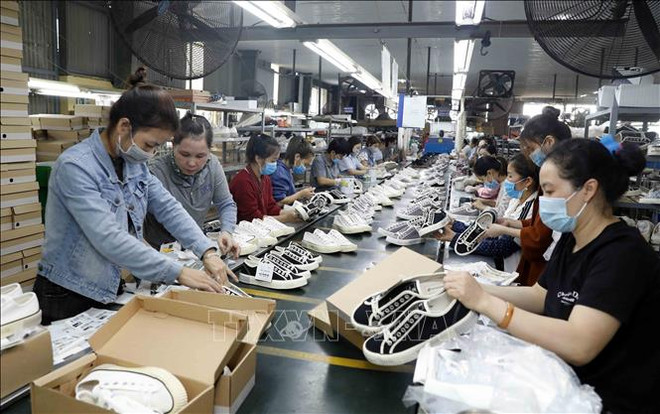 Export-import turnover up 13 percent in first two months ảnh 1