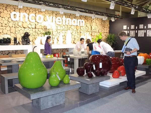 Non-wood furniture exports on the rise ảnh 1