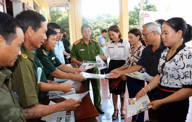 Extra efforts needed to curb flow of drugs into Vietnam ảnh 1