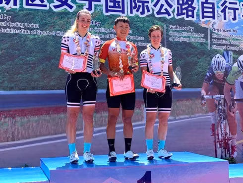 Vietnamese cyclist wins Tour of Zhoushan Island I ảnh 1