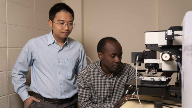 Vietnamese-led research team unlock potential of ultra-thin 2D materials ảnh 1 Vietnamese-led research team unlock potential of ultra-thin 2D materials ảnh 1