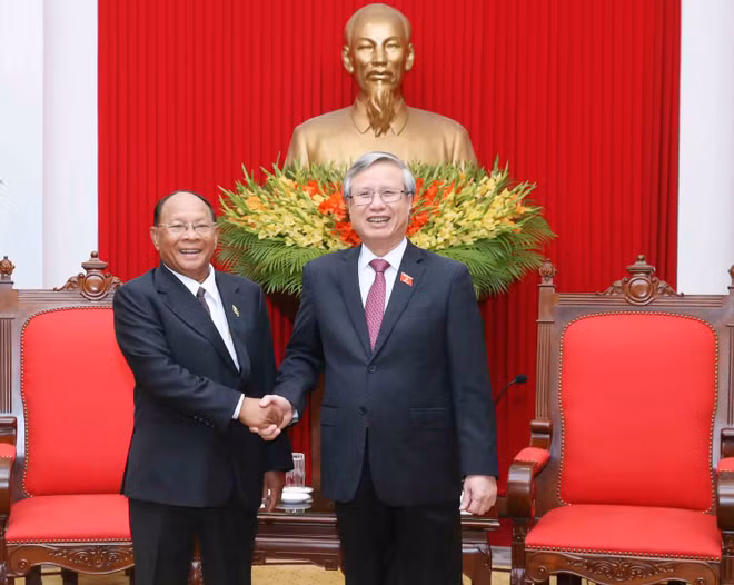 Vietnam prioritises developing friendship, cooperation with Cambodia ảnh 1