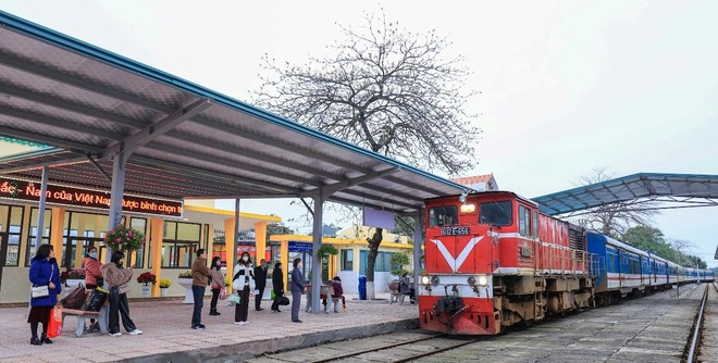Railway sector changes mindset, moves forward ảnh 2