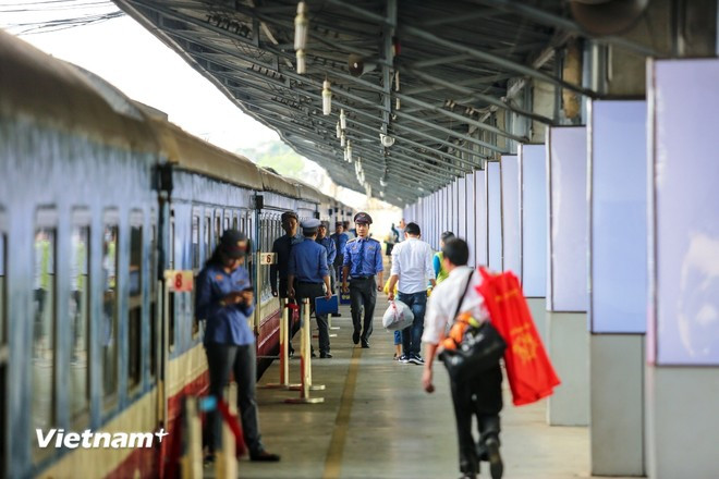 Railway sector changes mindset, moves forward ảnh 3
