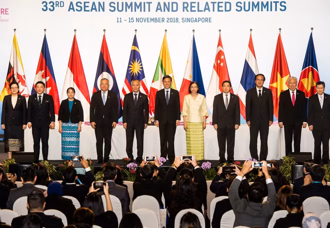 ASEAN countries sign first agreement on e-commerce ảnh 1