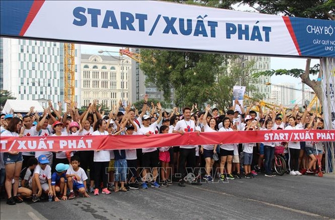HCM City: 24,000 people join 22nd Terry Fox Run ảnh 1 HCM City: 24,000 people join 22nd Terry Fox Run ảnh 1