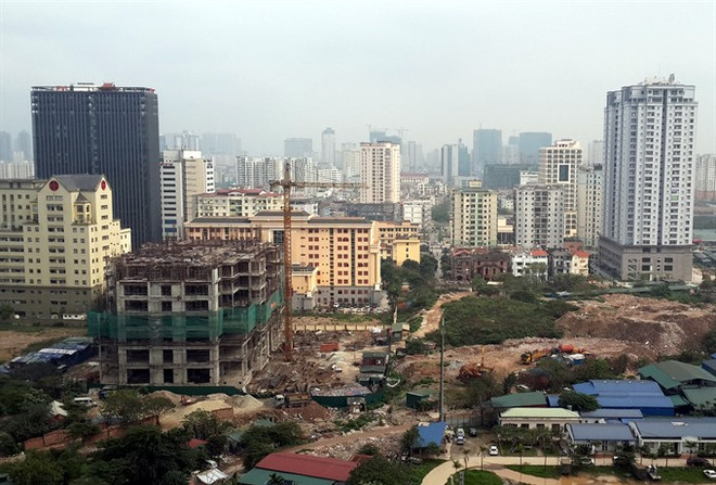 Real estate inventory inches down ảnh 1