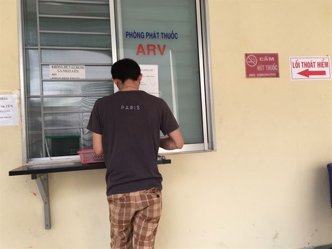 HCM City struggles to set up clinics for HIV patients ảnh 1