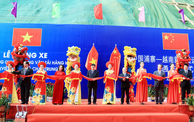 Vietnam, China open specialised route for goods transportation ảnh 1 Vietnam, China open specialised route for goods transportation ảnh 1