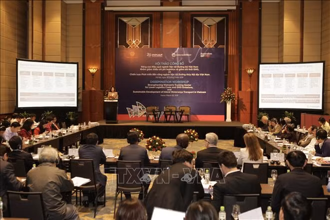 Vietnam urged to reduce logistics costs to enhance competitiveness ảnh 1