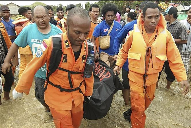 At least 107 killed in Indonesia's flash floods, landslides ảnh 1 At least 107 killed in Indonesia's flash floods, landslides ảnh 1