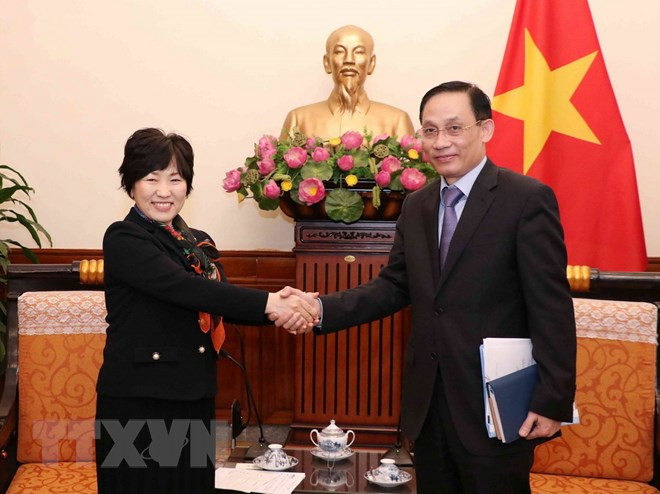 Vietnamese, Japanese foreign ministries seek stronger cooperation ảnh 1 Vietnamese, Japanese foreign ministries seek stronger cooperation ảnh 1
