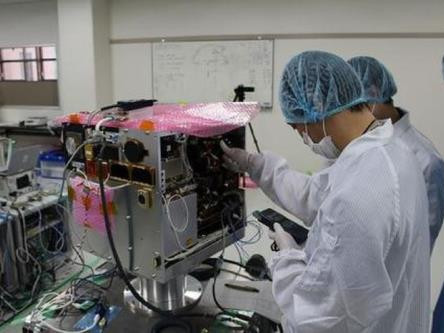 Bad weather delays Vietnam’s satellite launch by one day ảnh 1