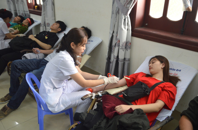 Thousands donate blood on Red Sunday nationwide ảnh 1