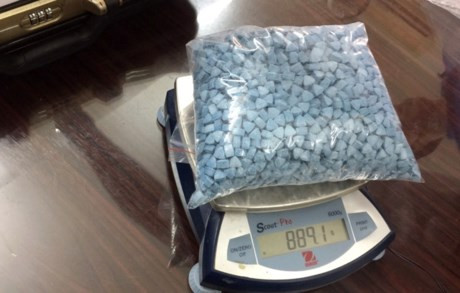 Hanoi smashes trans-border drug smuggling via postal services ảnh 1