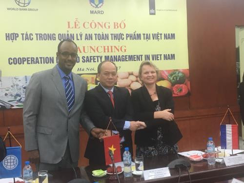 Vietnam teams up with Netherlands, WB in food safety ảnh 1