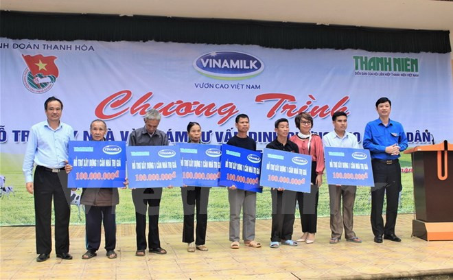 Vinamilk provides 3 billion VND in aid to flood-hit people ảnh 1