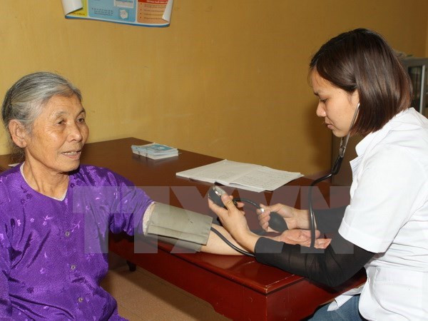 Young doctors volunteer to make difference ảnh 1